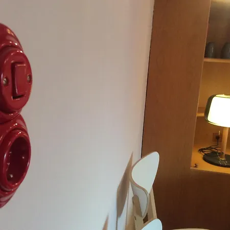 In Rot, Fraenkisches Design, Balkon In Nur 50 Schritten Zum Radweg, Ideal For Long Stay, Relocation Mainstockheim